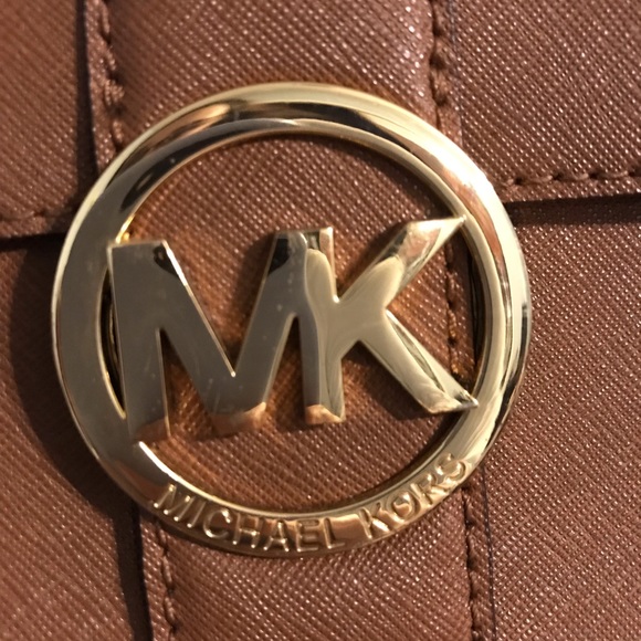 Michael Kors Crossbody purse - Picture 2 of 7
